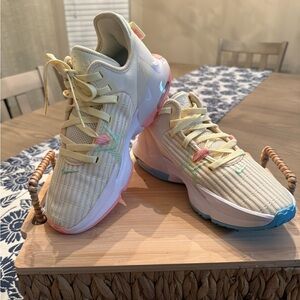 Nike Men's Cream and Pastel Athletic Shoes